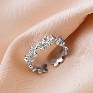 Butterfly ring